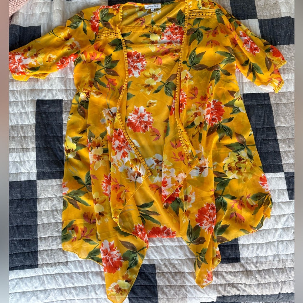 Emory Park - Floral Yellow Top